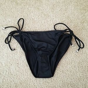 NWOT VENUS string side bikini bottoms